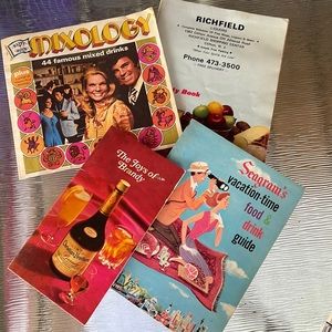 Vintage Bar Decor ~ 🍷🍾🥂🍻